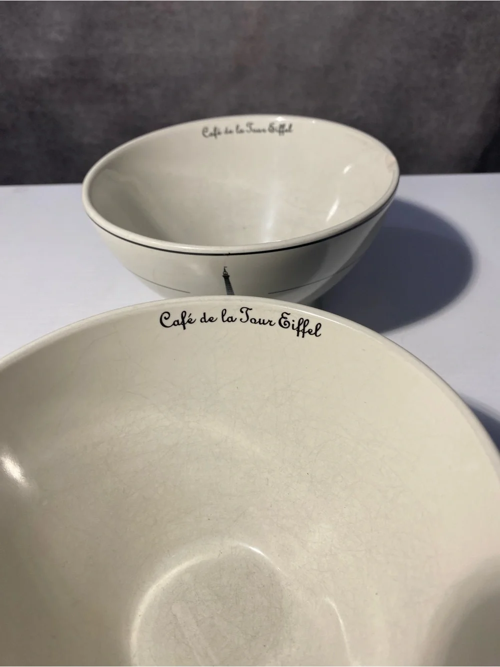 Set of 2 Kiss That Frog Cafe de la Tour Eiffel Paris Pedestal Bowls